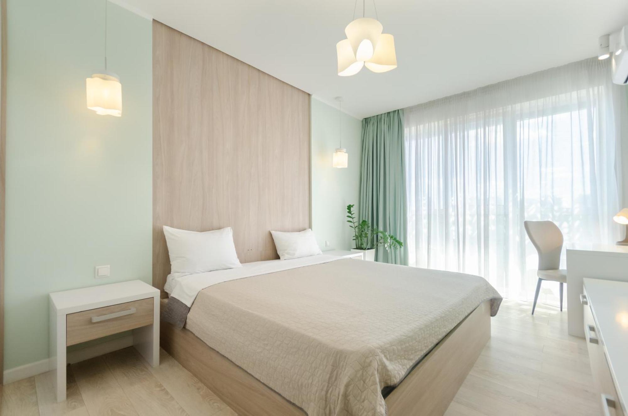 212 Petrovdom In Mint At Rc Kvartet Near Railway Station *